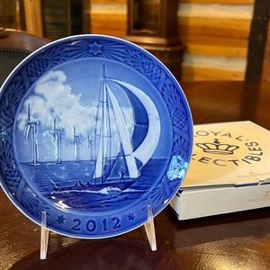 Royal Copenhagen Blue & White Annual Christmas Plate - 2012-  with box